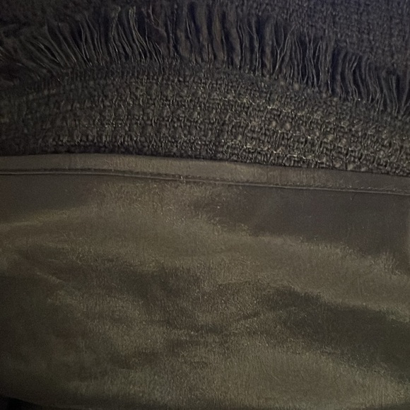 Ann Taylor textured fringe detailing sleeveless round neckline black top blouse - Picture 10 of 11